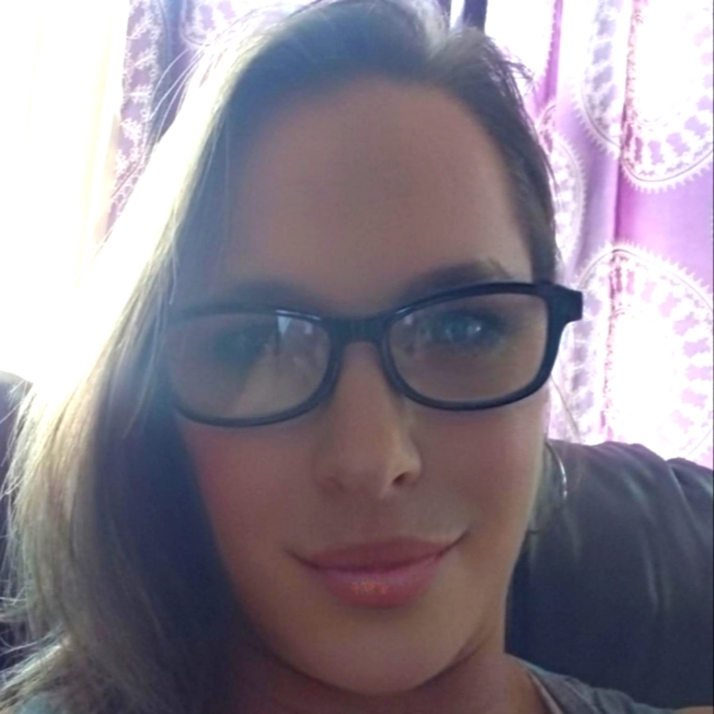 Meet your Posher, Carrie